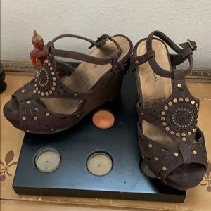 Boho Super cute leather wedges with studs